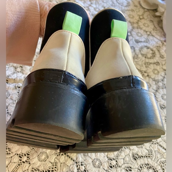 💥ZARA FLAT HEEL ANKLE BOOTS WITH PIPING - OFFICE SIREN💥 - Picture 7 of 13